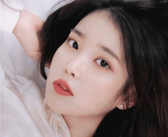 IU